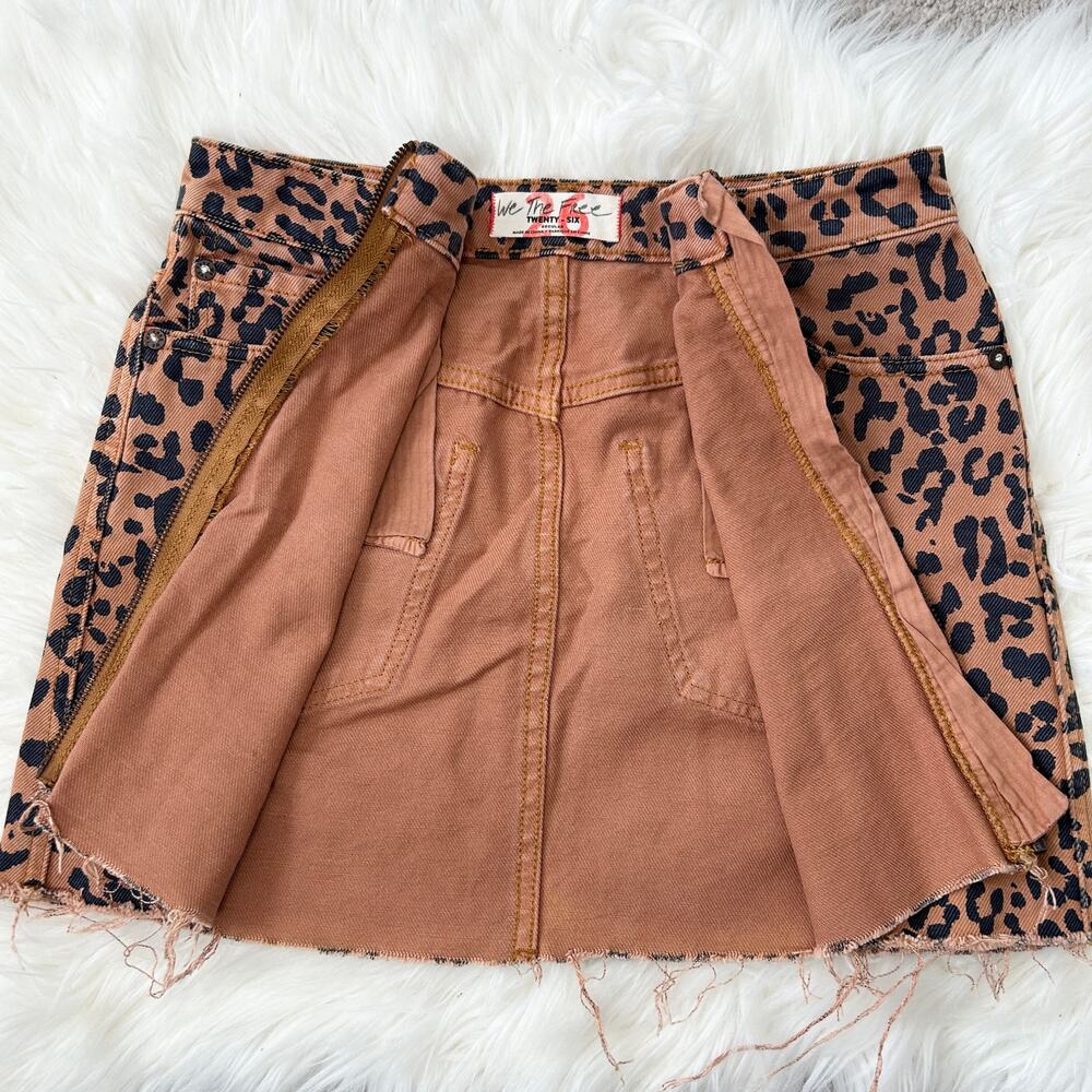 WE THE FREE Leopard Print Mini Skirt Womens 26 Baddie Mob Wife Maximalist Chic - Picture 3 of 7